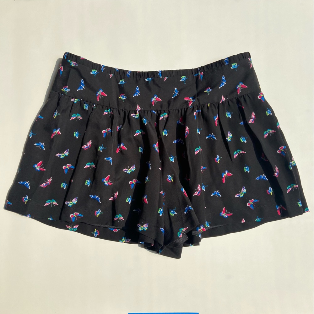 Express black short with butterflies